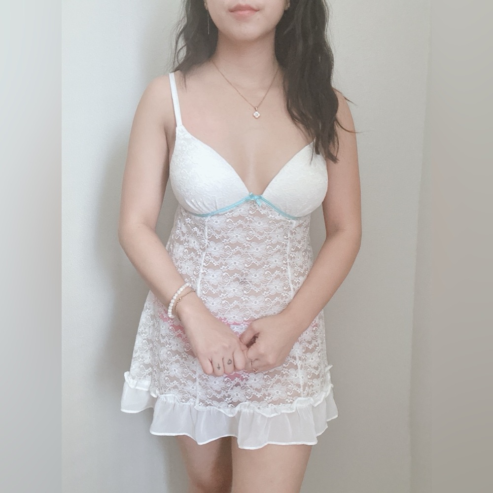 NWT secret treasures lingerie set comes with thong